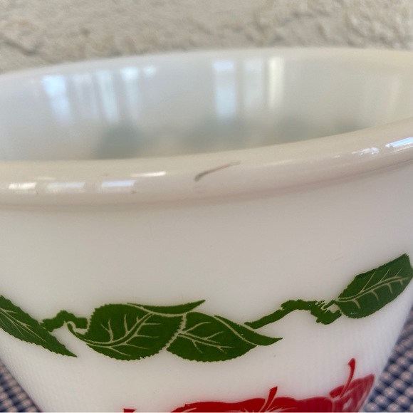 MCM Hazel Atlas White Splash-Proof Mixing Bowl - Apple Design - Picture 12 of 14